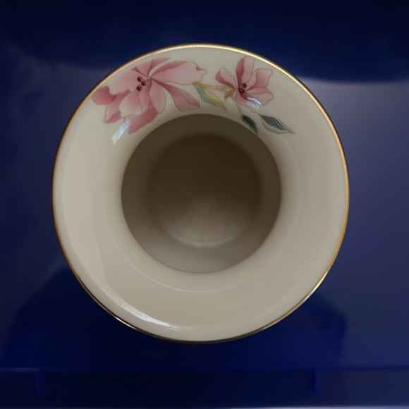 Lenox Rose Bud 5.5” Floral Vase with Gold Accents on Top & Bottom - Picture 5 of 6